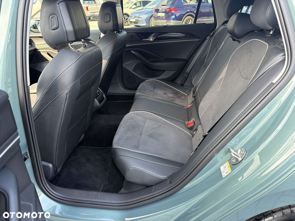 Volkswagen Passat - 14