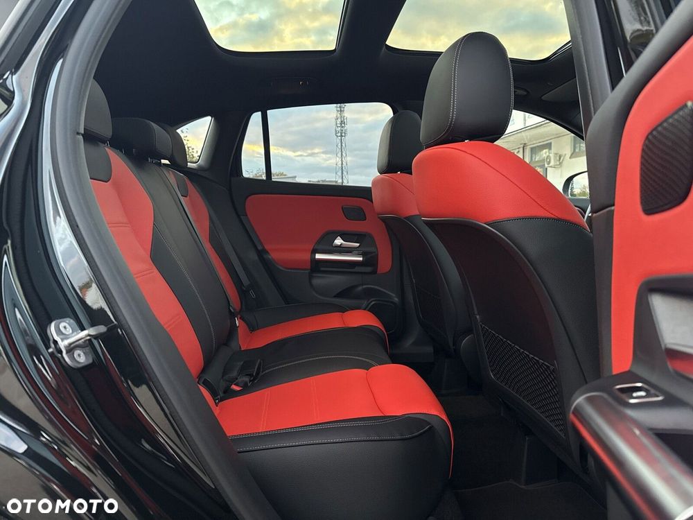 Mercedes-Benz GLA - 20