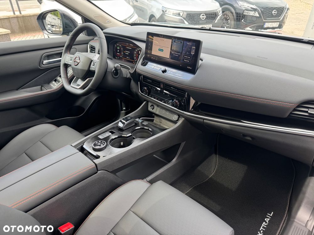 Nissan X-Trail - 12