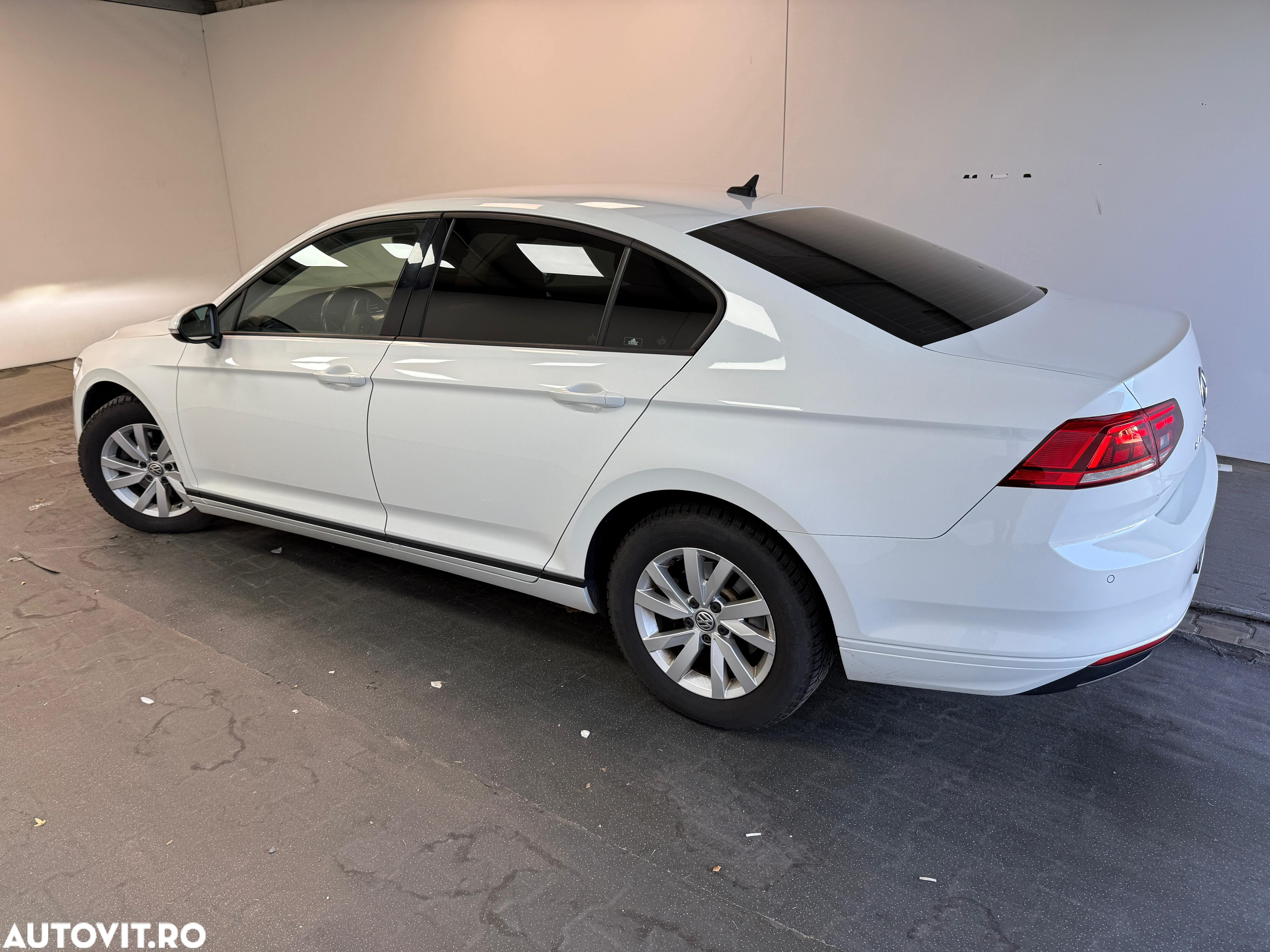Volkswagen Passat 1.6 TDI DSG Comfortline - 10