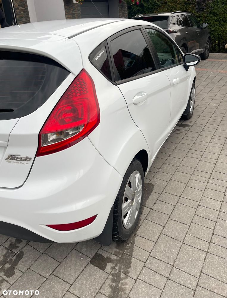 Ford Fiesta - 2