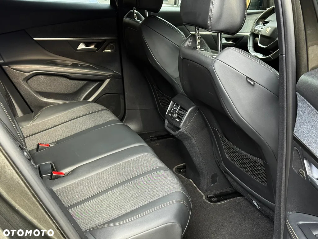 Peugeot 3008 1.6 PureTech GPF GT Line S&S EAT8 - 32