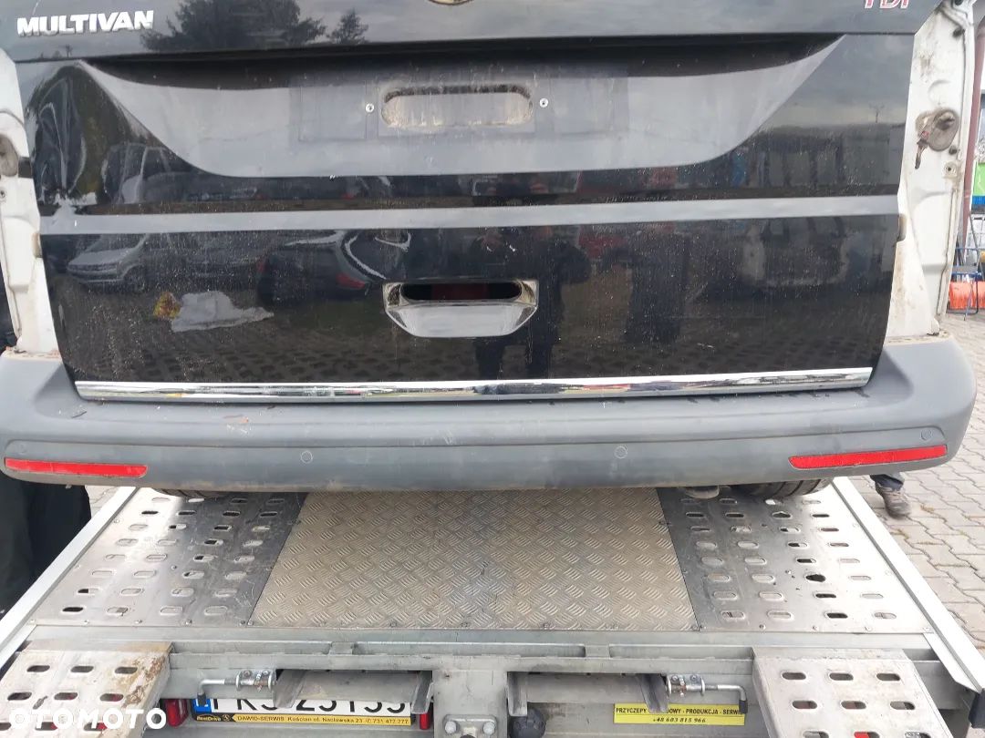 Zderzak  tył z parktronikami vw t5 lift - 1