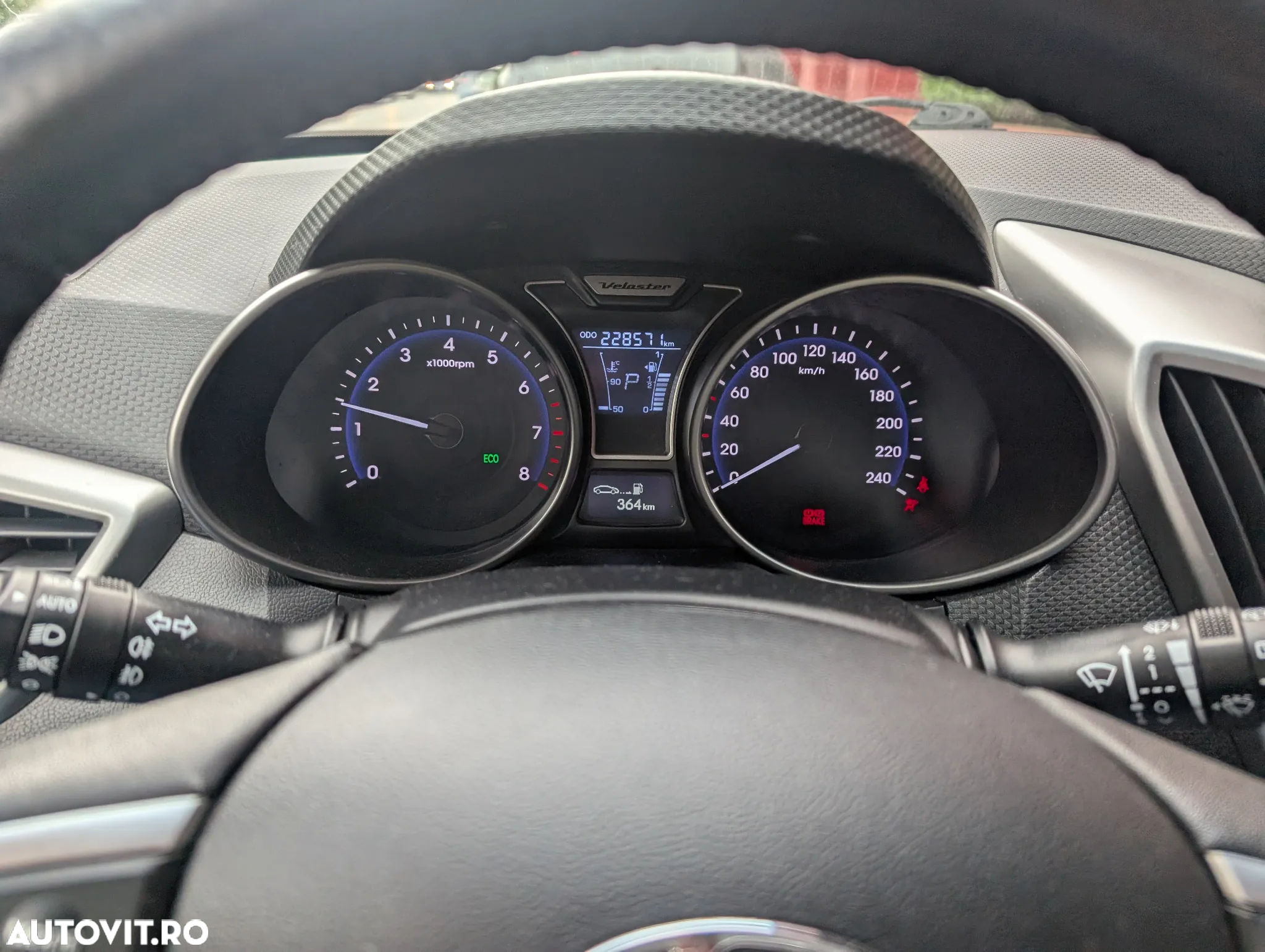 Hyundai Veloster - 6