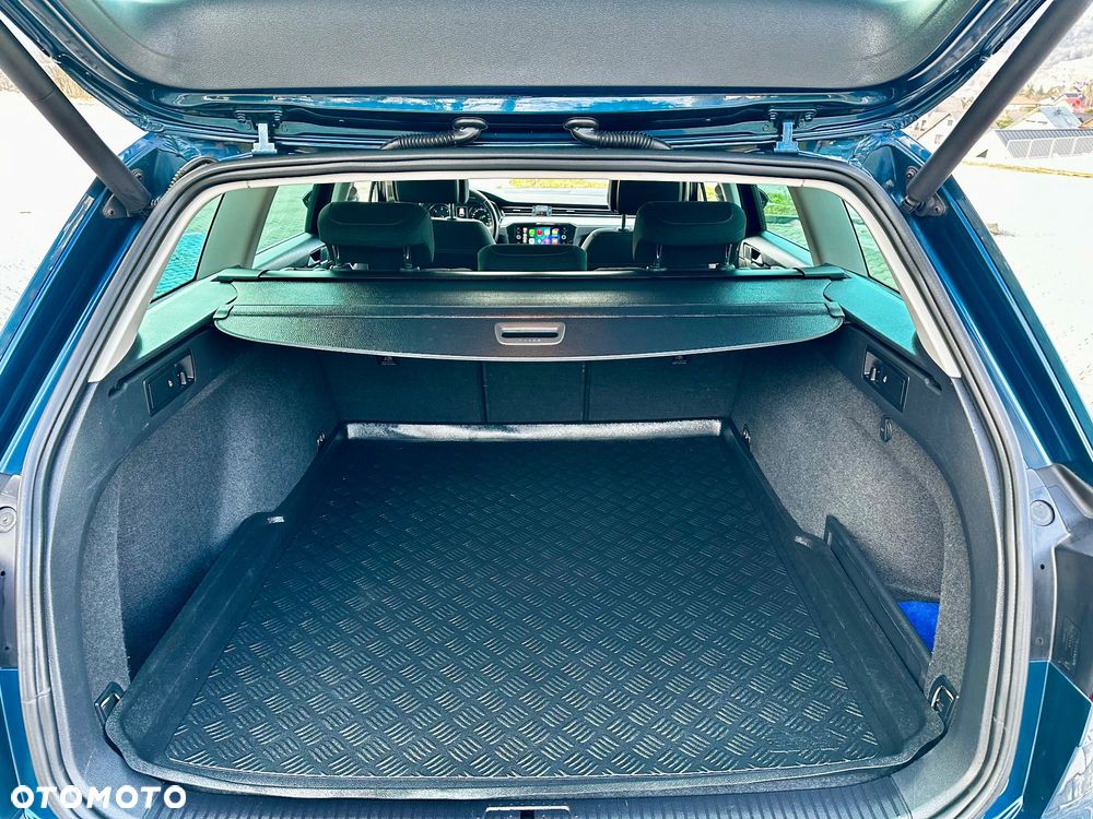 Volkswagen Passat - 21