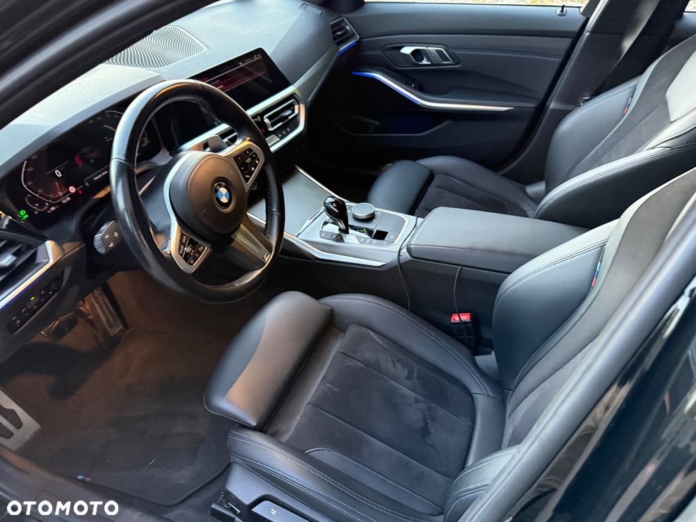 BMW Seria 3 320i M Sport Sport - 24