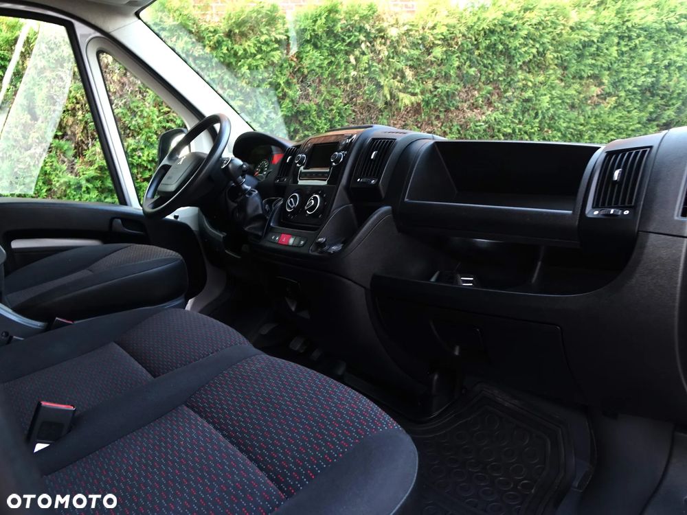 Peugeot Boxer 3-osobowy L2H2 średniak MAŁY PRZEBIEG - 8