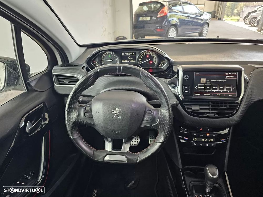 Peugeot 2008 1.2 PureTech GT Line EAT6 - 32