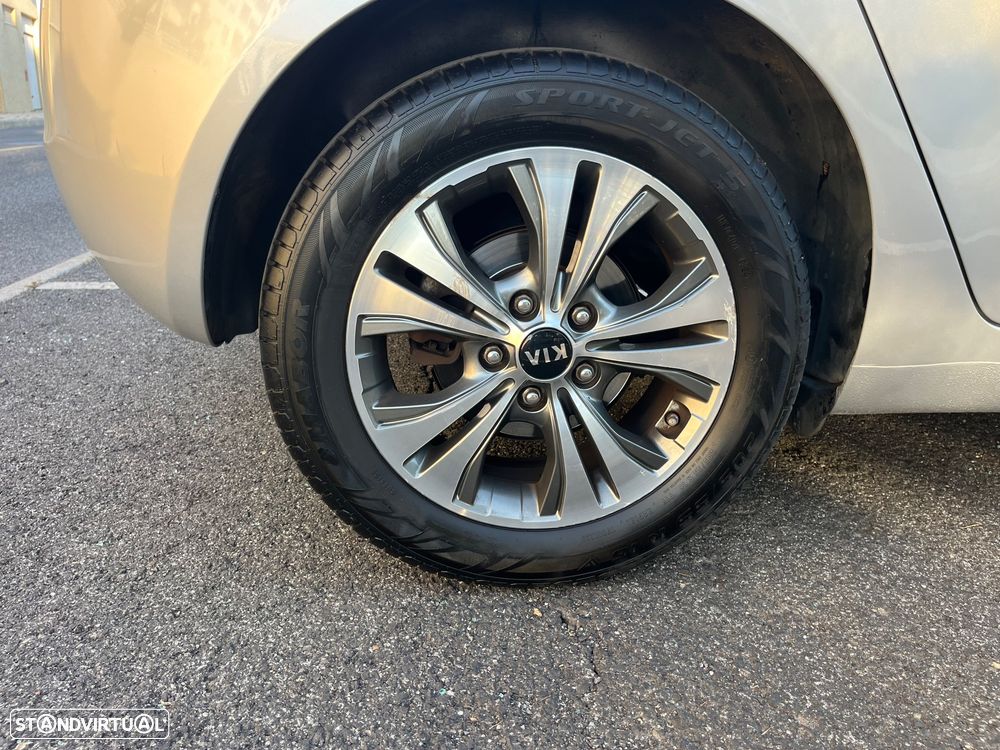 Kia Venga 1.4 CRDi ISG Prime - 33
