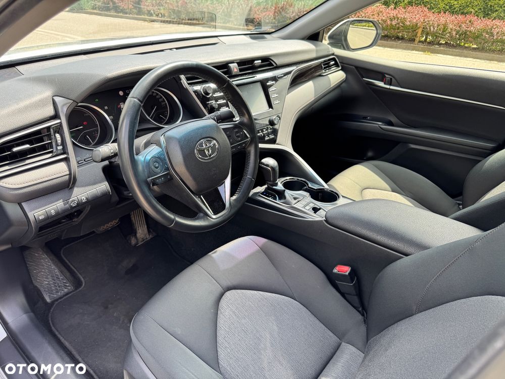 Toyota Camry 2.5 Hybrid Executive CVT - 15
