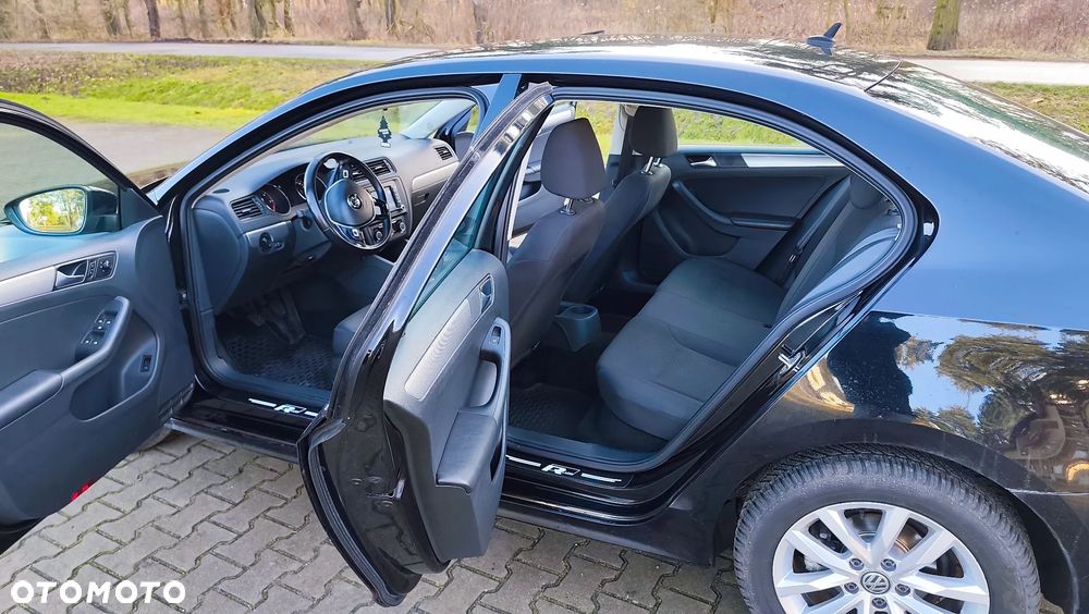 Volkswagen Jetta 2.0 TDI DPF BMT Trendline - 23