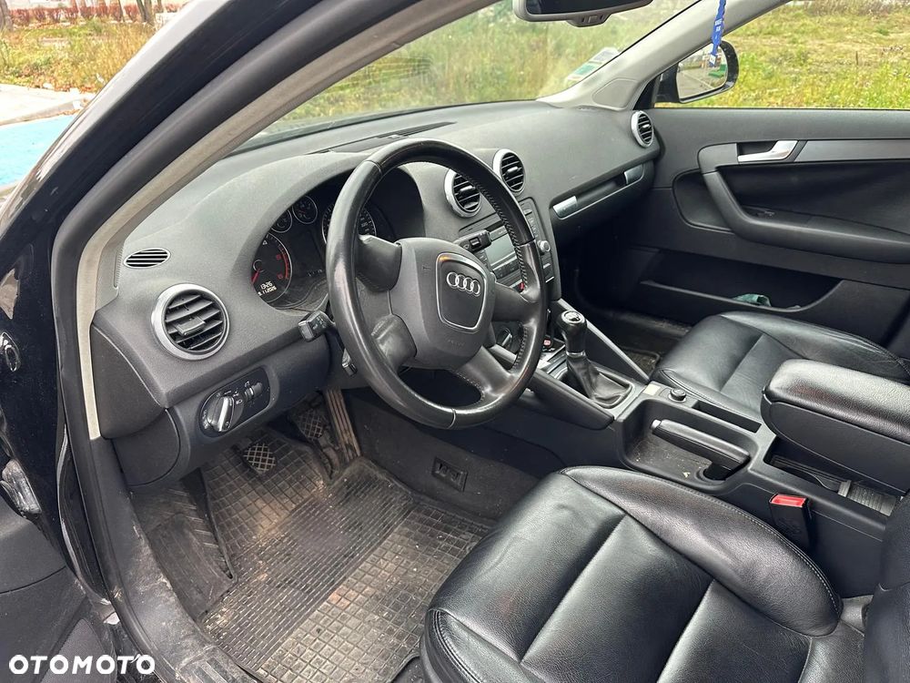 Audi A3 Sportback 1.6 TDI DPF Ambiente - 6