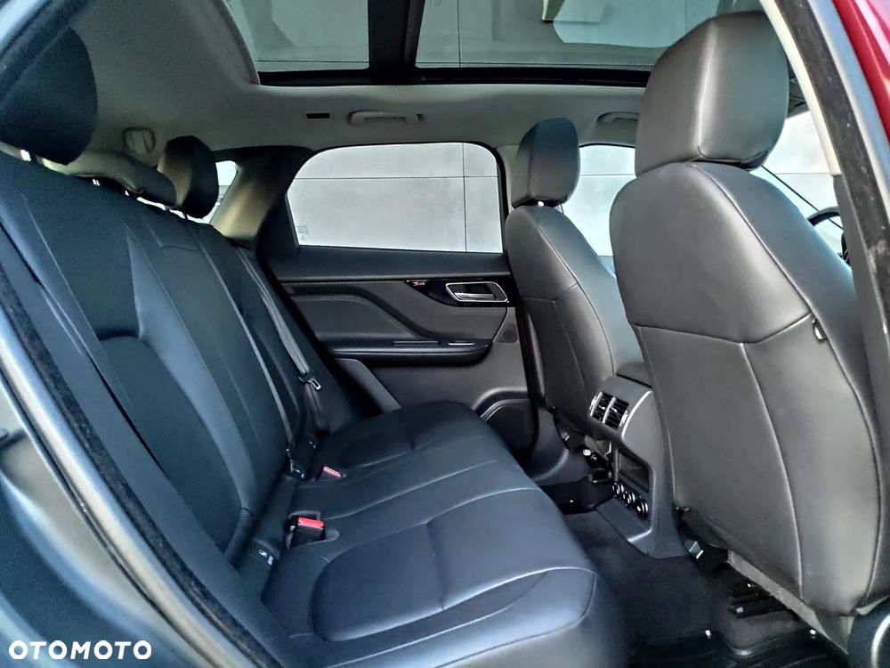 Jaguar F-Pace - 11