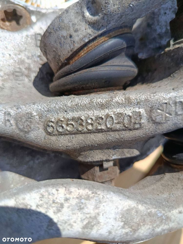 BMW F30 F31 PRAWA PRZEDNIA ZWROTNICA WAHACZ X-DRIVE 6853820 - 6