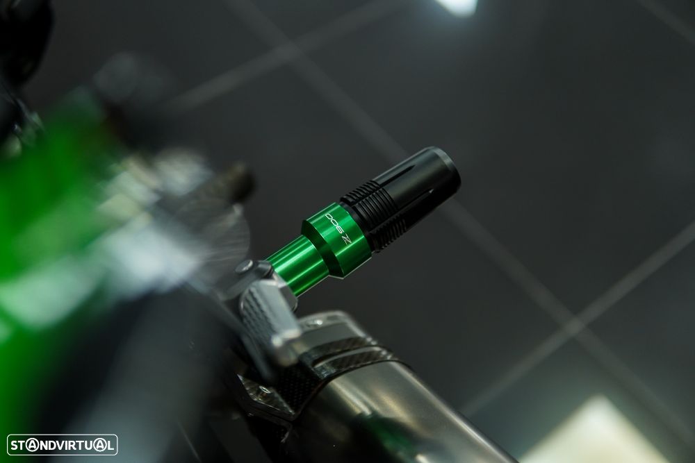 Kawasaki ZR 900 Akrapovic Full Titanium - 16