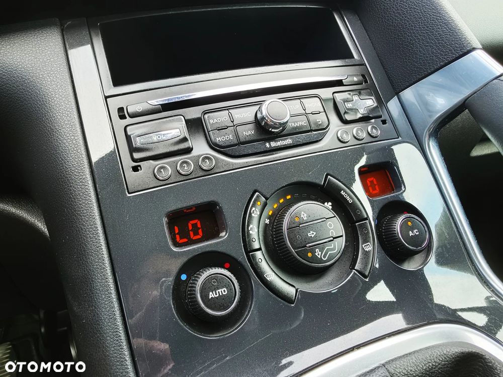 Peugeot 3008 1.6 HDi Active - 26
