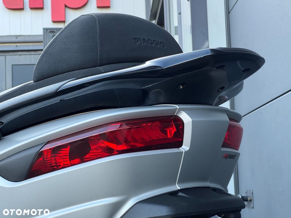 Piaggio MP-3 - 25