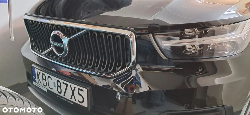 Volvo XC 40 D3 AWD Momentum Pro - 24