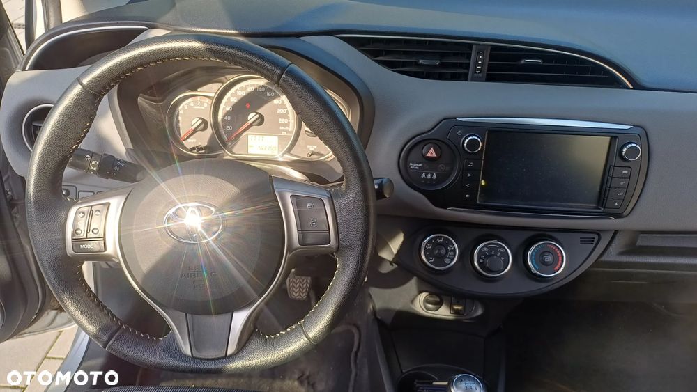 Toyota Yaris 1.33 Dynamic - 6