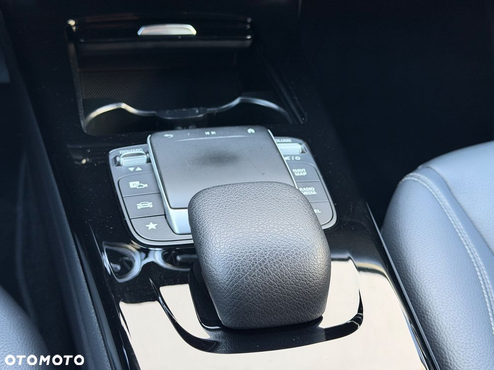 Mercedes-Benz CLA - 13