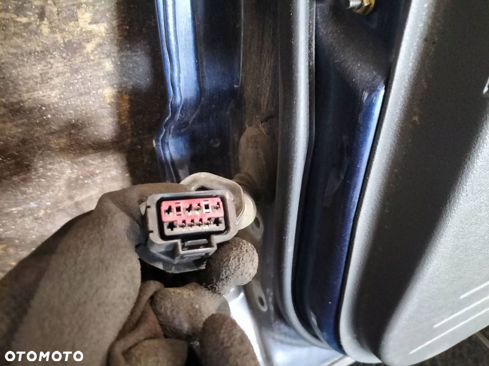 DRZWI KOMPLETNE PRAWY TYŁ FORD FUSION I W3 - 12