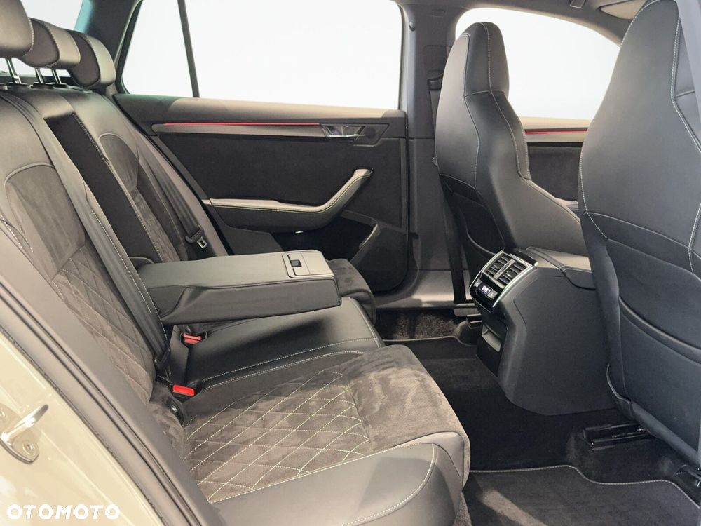 Skoda Superb 2.0 TSI Sportline DSG - 16