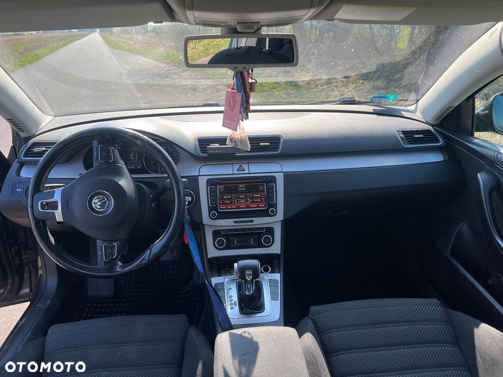 Volkswagen Passat 2.0 TDI DPF Sportline DSG - 8