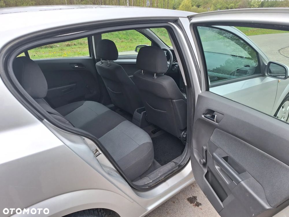 Opel Astra III 1.9 CDTI Essentia - 8