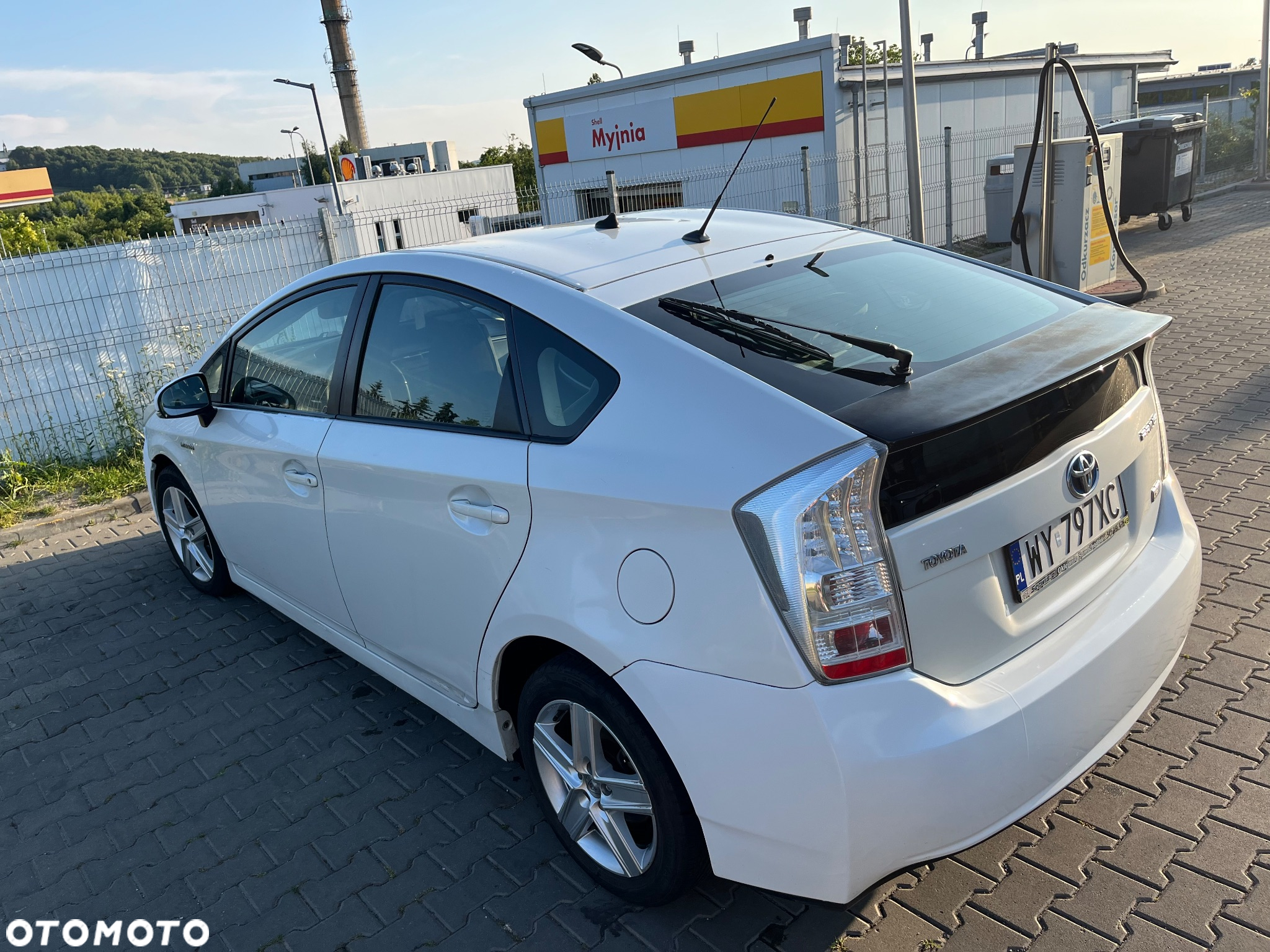 Toyota Prius (Hybrid) Comfort - 3