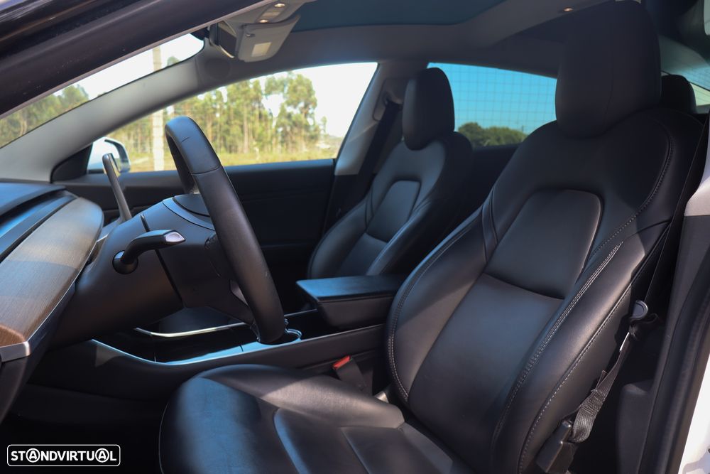 Tesla Model 3 - 14