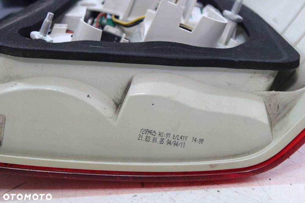 LAMPA LEWY LEWA TYŁ TYLNA W BŁOTNIK BMW E90 LIFT LCI 7289425 LED LCI - 5