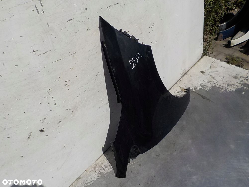 251 RENAULT MEGANE III BŁOTNIK PRAWY PRZÓD PRZEDNI - 2
