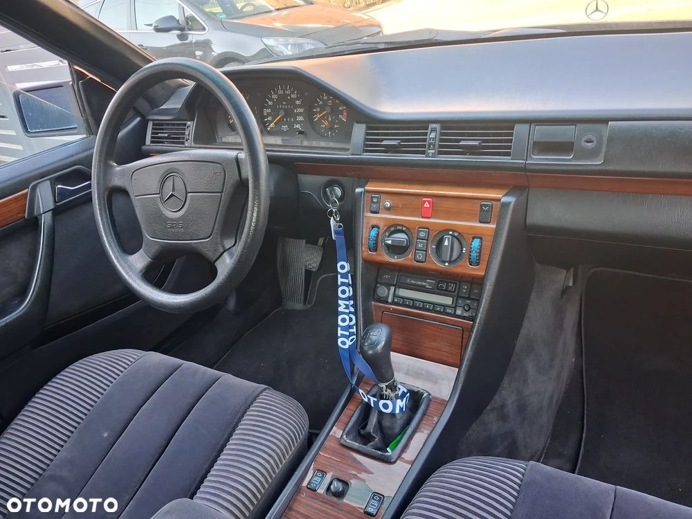 Mercedes-Benz Klasa E - 8