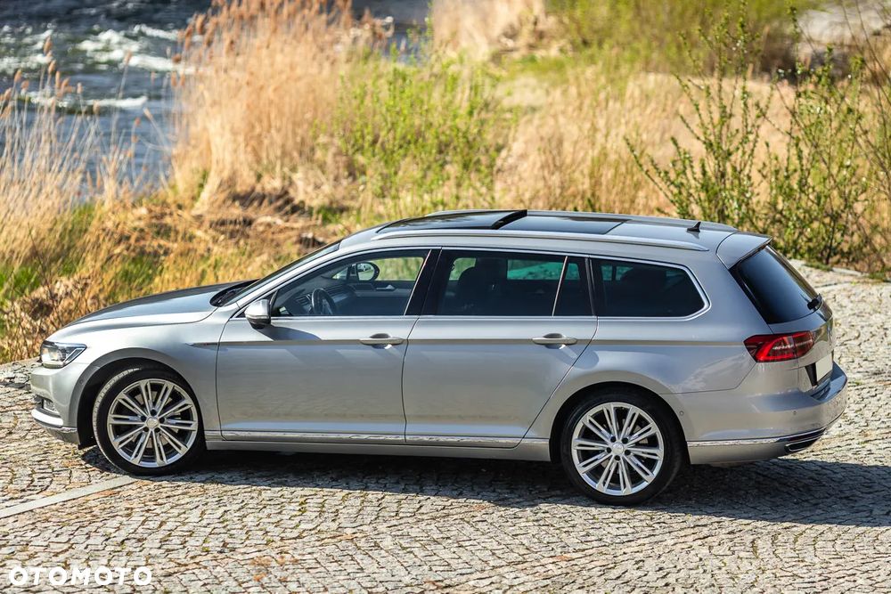 Volkswagen Passat Variant 2.0 TDI SCR 4Motion DSG Highline - 16