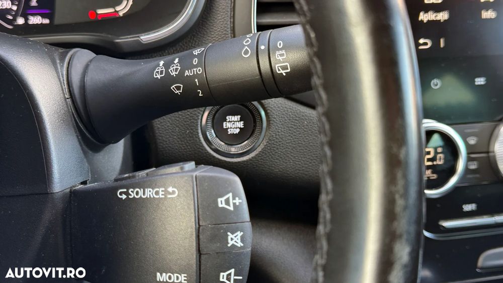 Renault Megane Grandtour TCe 140 GPF INTENS - 29