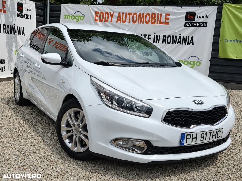 Kia Ceed 1.6 CRDi 128 Fifa World Cup Edition - 1