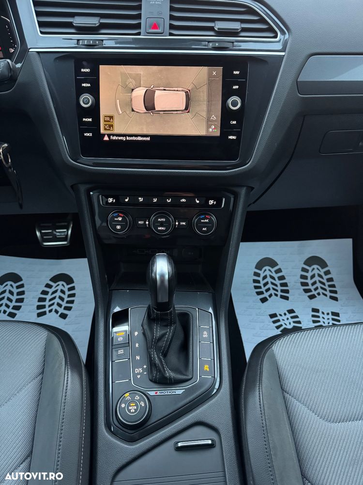 Volkswagen Tiguan 2.0 TDI SCR 4MOTION DSG R-Line - 28