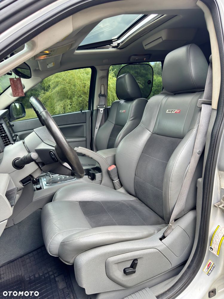 Jeep Grand Cherokee - 20
