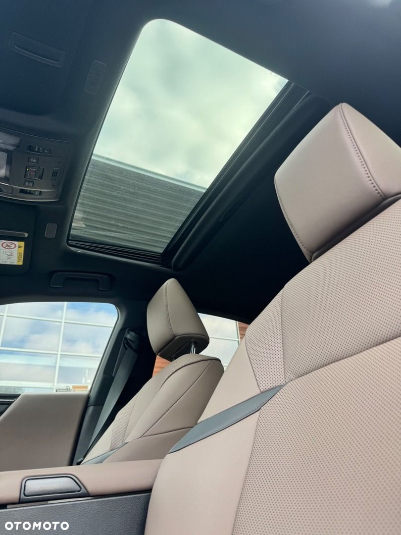 Lexus ES - 12