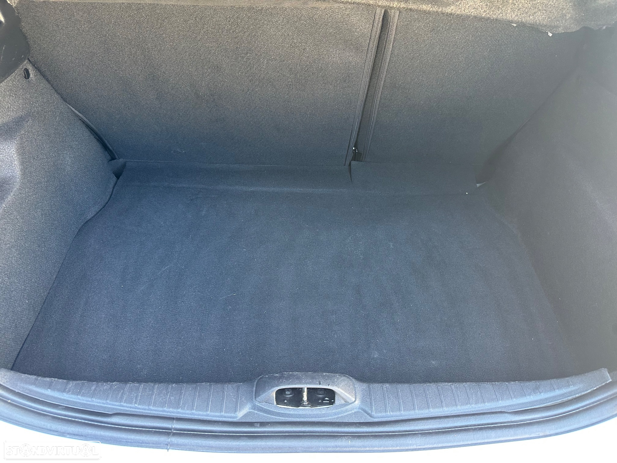 Peugeot 208 1.6 BlueHDi Style - 11