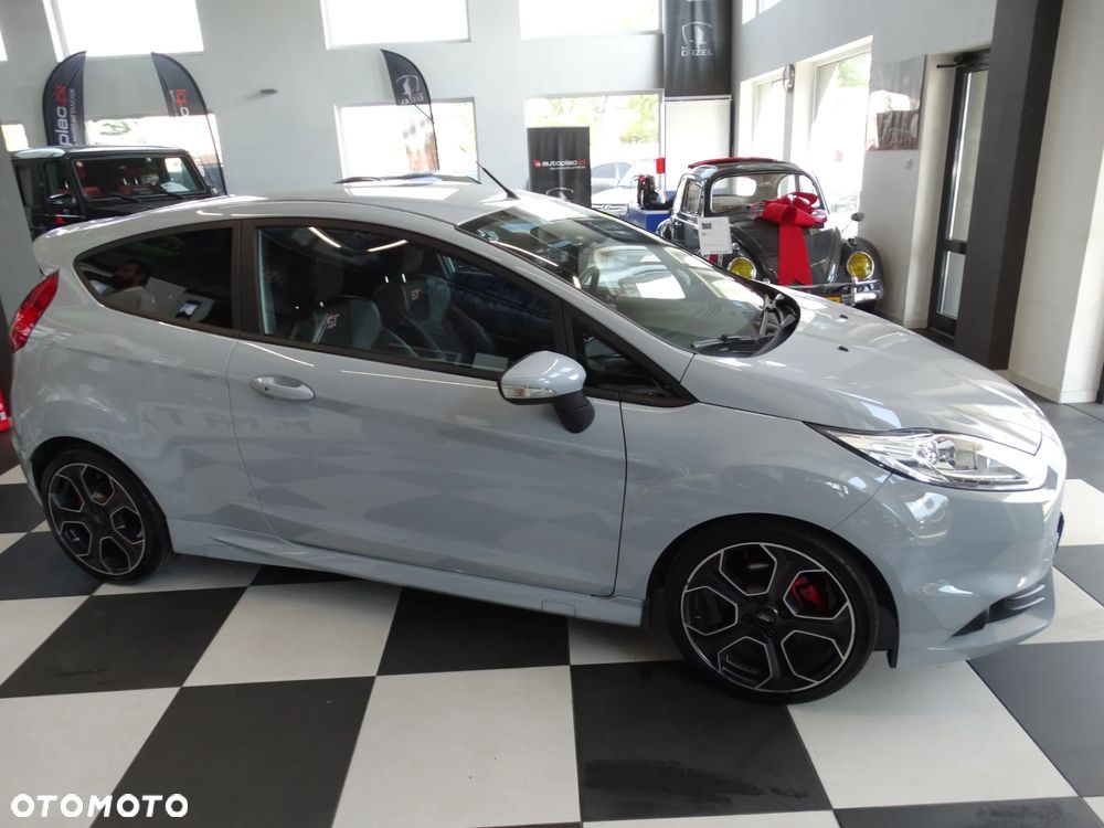 Ford Fiesta 1.6 EcoBoost ST200 - 16