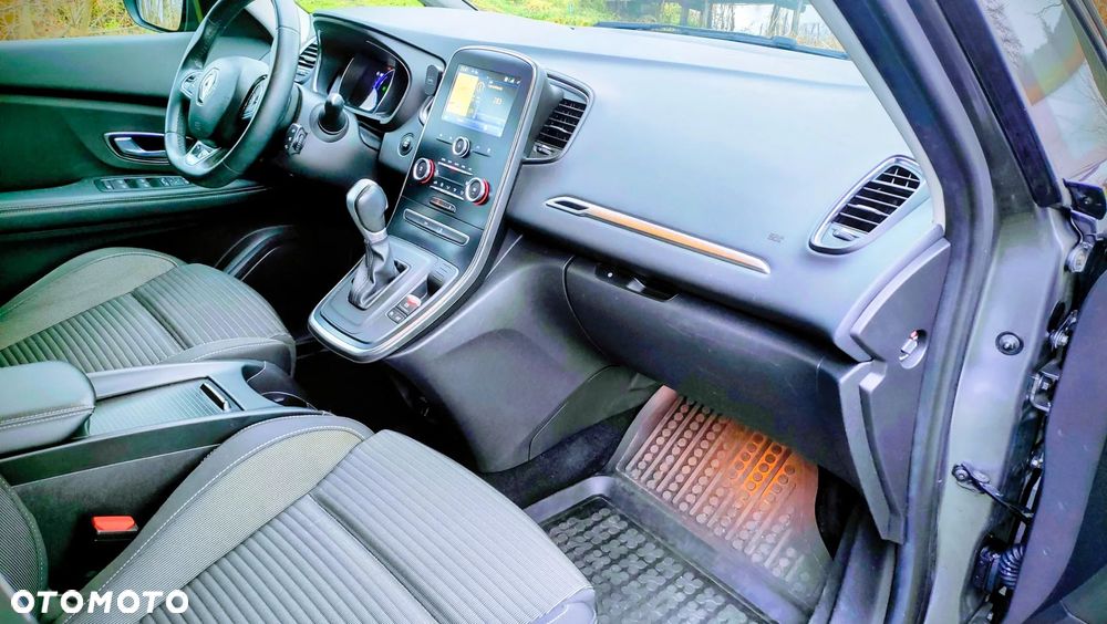 Renault Scenic - 11