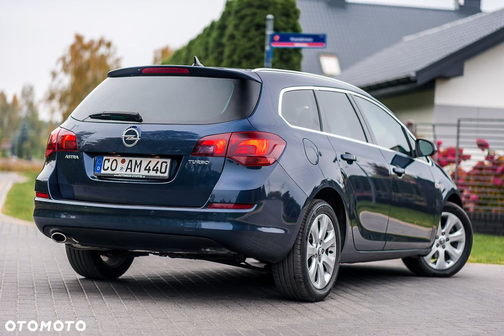 Opel Astra 1.6 T Cosmo - 12