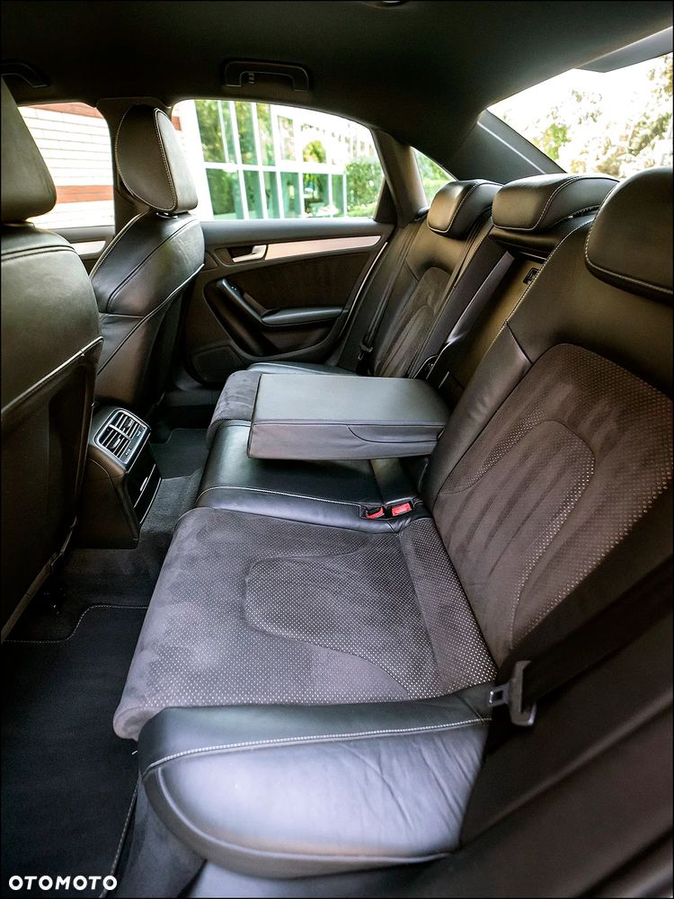 Audi A4 Limousine - 30