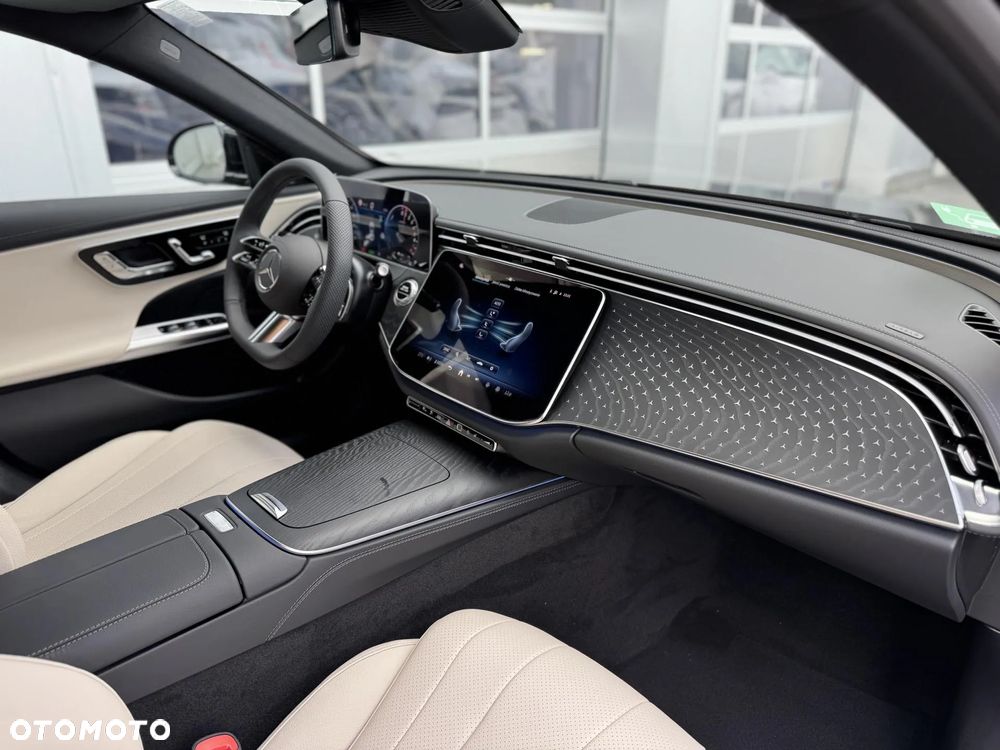Mercedes-Benz Klasa E 300 PHEV 4-Matic AMG 9G-Tronic - 16