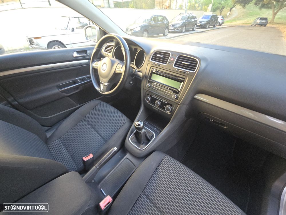 VW Golf Variant 1.6 TDi Confortline - 17