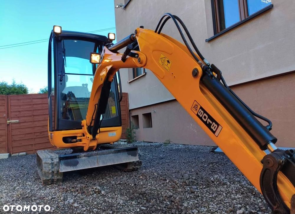 JCB 8018 - 10