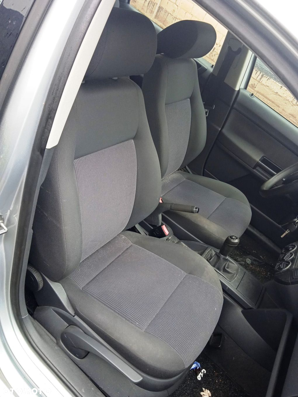 Na części VW Polo IV 5D 9N1 lakier LA7W silnik AWY skrzynia GDN - 7