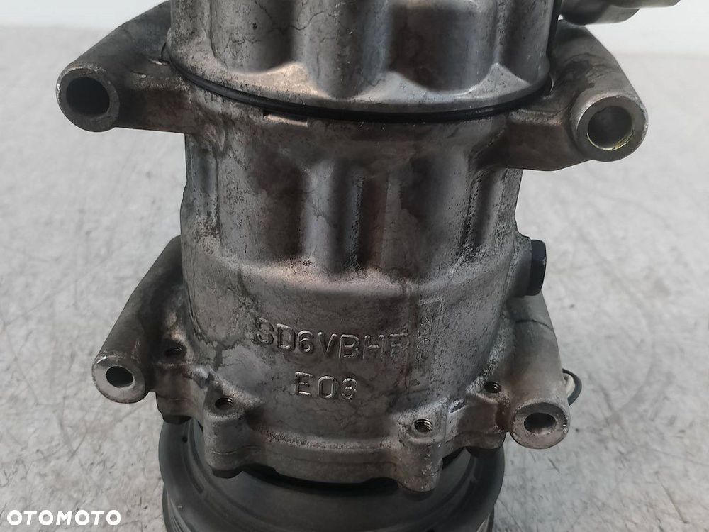 POMPA, SPRĘŻARKA KLIMATYZACJI RENAULT CLIO II FL 8200315744 1.5 DCI - 3