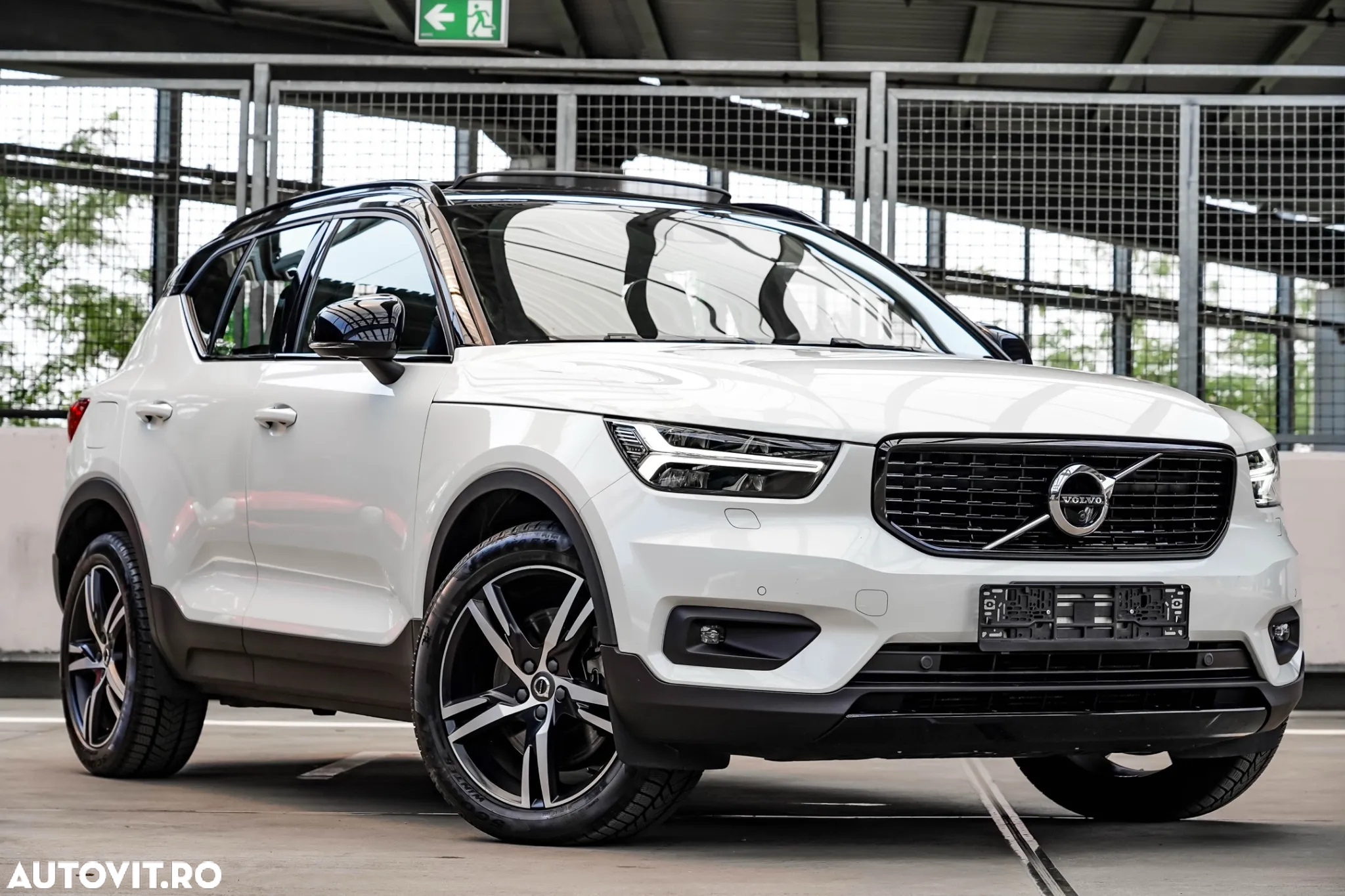 Volvo XC 40 Recharge T5 Twin Engine AT7 R-Design - 9